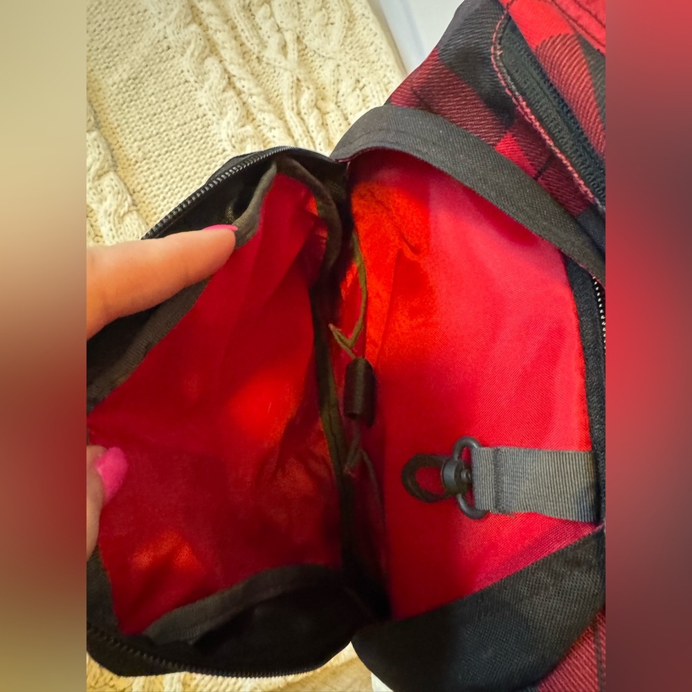 Jansport backpack like new red and black plaid w 2 main pockets + small front - Picture 5 of 11